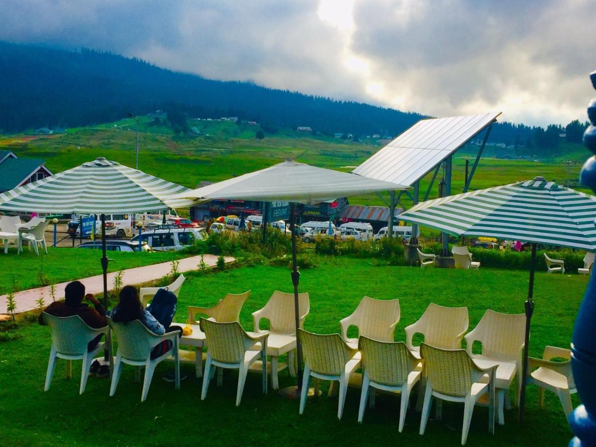 Pine View Resort Гулмарг Екстериор снимка