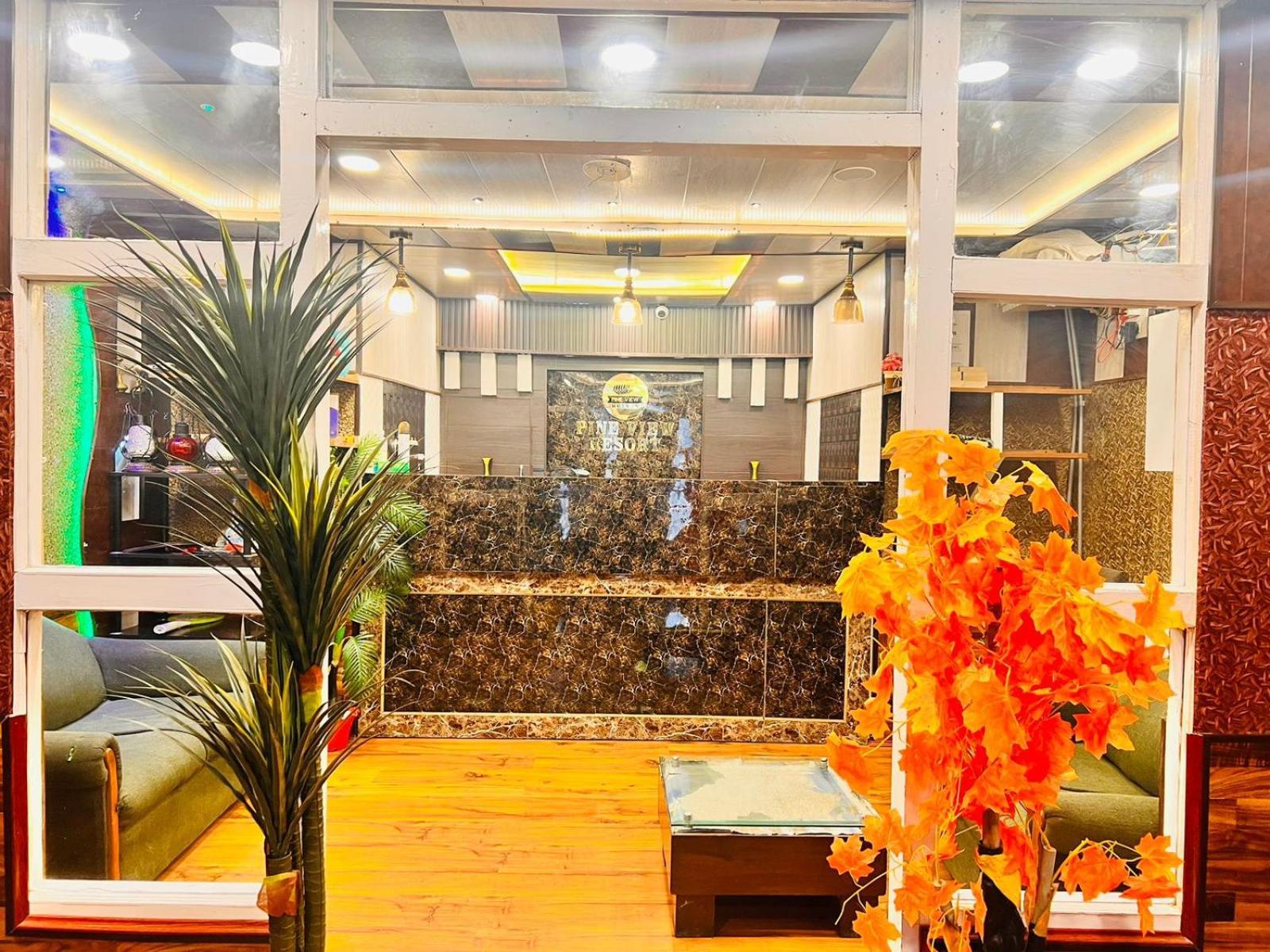 Pine View Resort Гулмарг Екстериор снимка