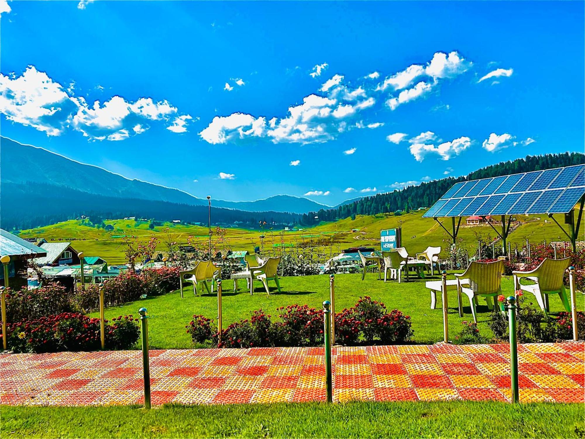 Pine View Resort Гулмарг Екстериор снимка
