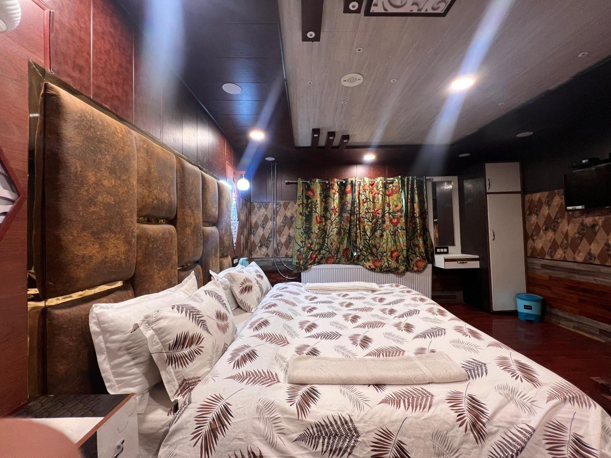 Pine View Resort Гулмарг Екстериор снимка