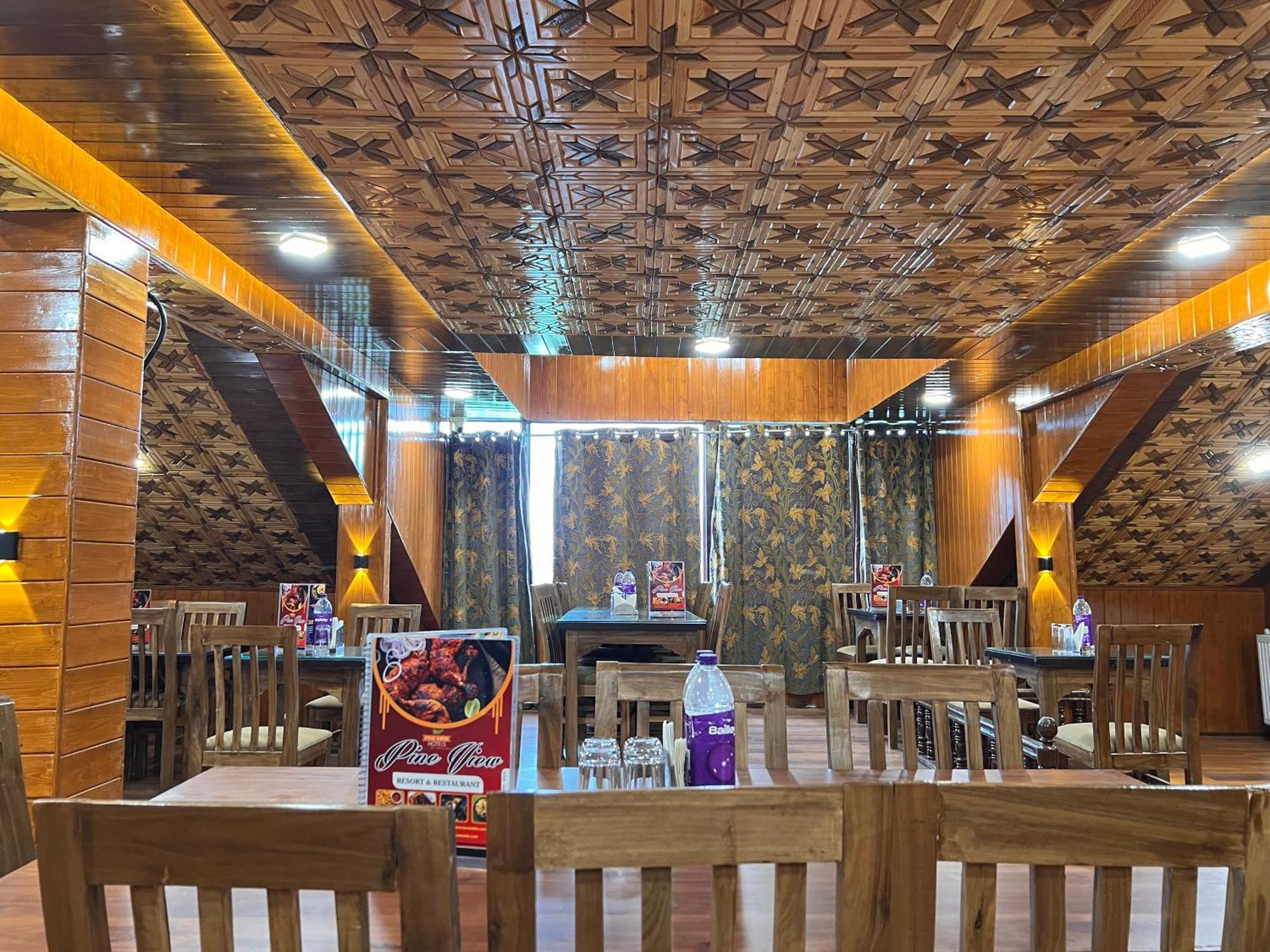 Pine View Resort Гулмарг Екстериор снимка