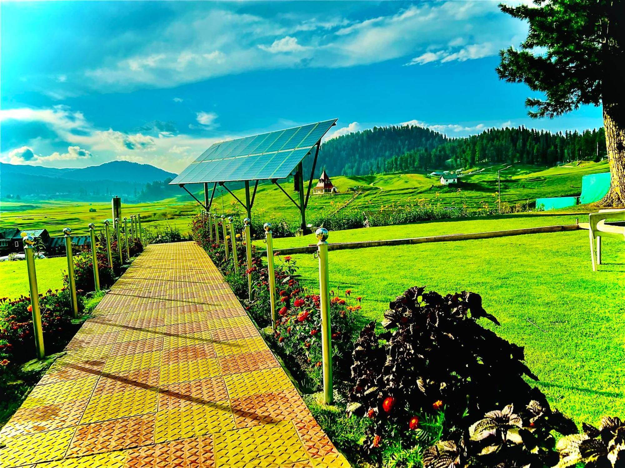 Pine View Resort Гулмарг Екстериор снимка
